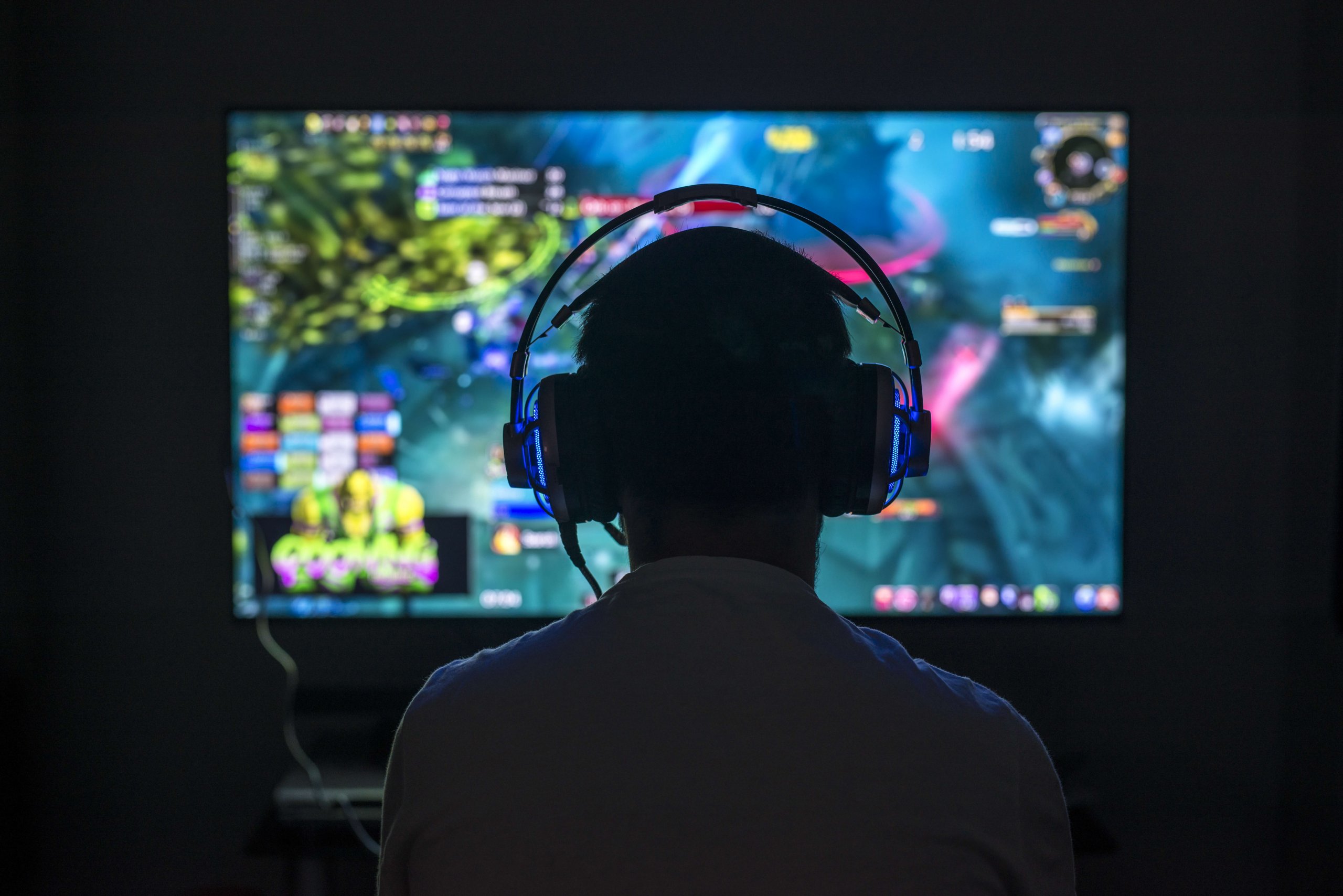 How cybercriminals attack young gamers